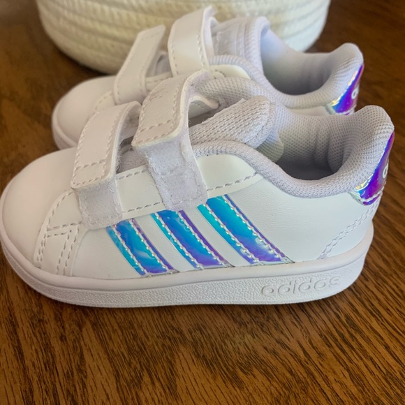 Brand New Kids Adidas shoes. - Picture 2 of 5